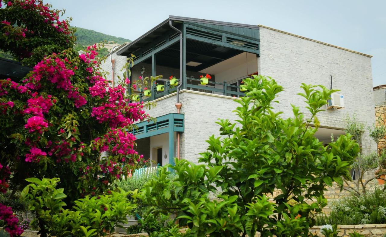 Vila Rina At Aquamarine Residence Vlorë Esterno foto