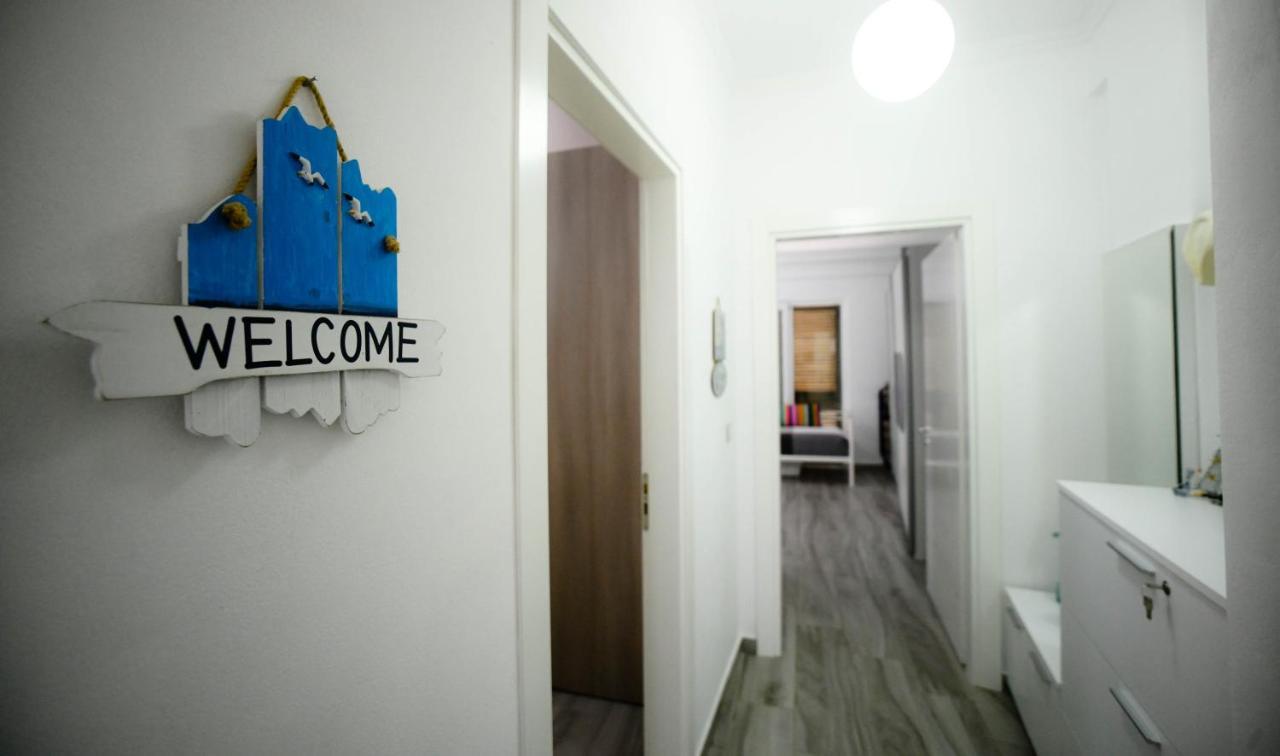 Vila Rina At Aquamarine Residence Vlorë Esterno foto