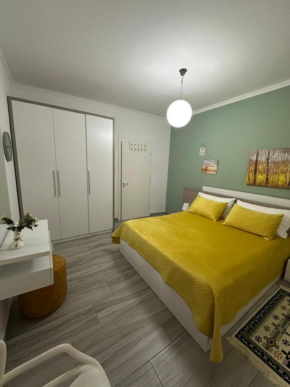 Vila Rina At Aquamarine Residence Vlorë Esterno foto