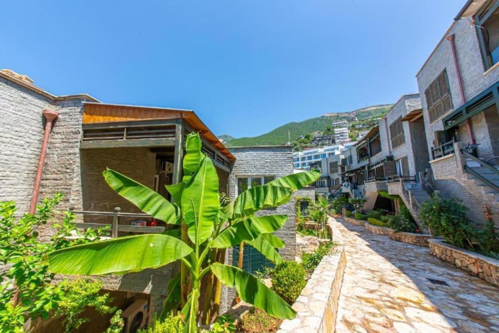Vila Rina At Aquamarine Residence Vlorë Esterno foto