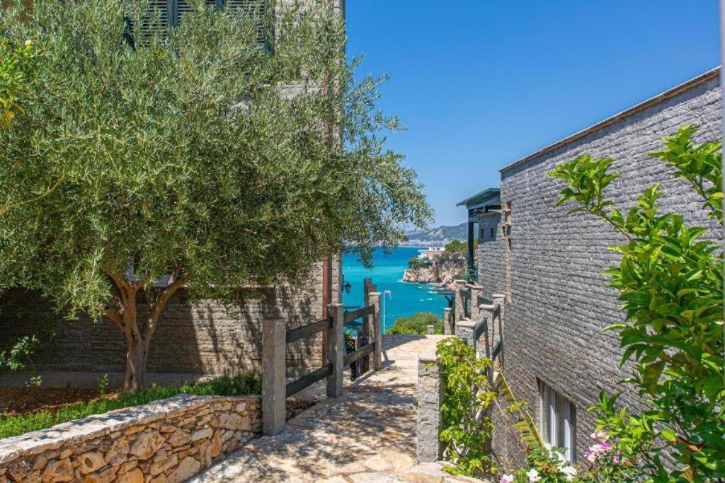 Vila Rina At Aquamarine Residence Vlorë Esterno foto