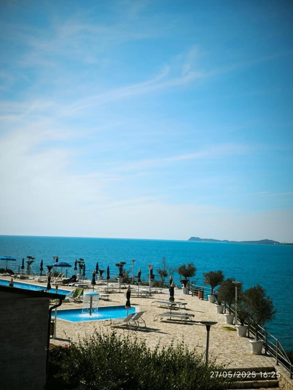 Vila Rina At Aquamarine Residence Vlorë Esterno foto