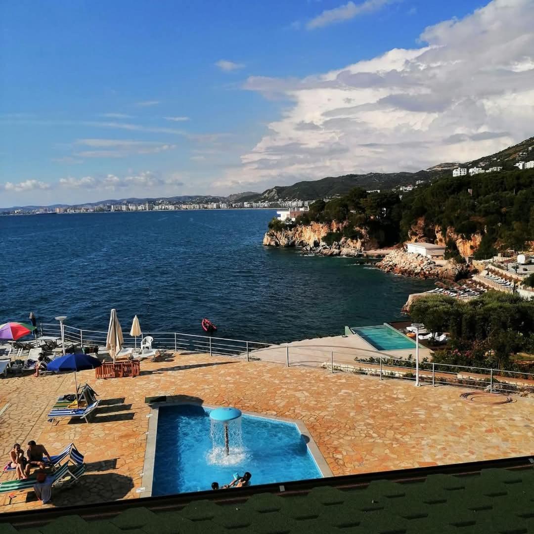 Vila Rina At Aquamarine Residence Vlorë Esterno foto