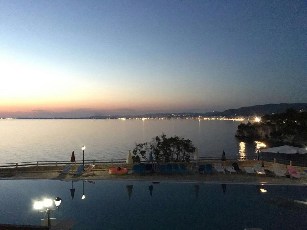 Vila Rina At Aquamarine Residence Vlorë Esterno foto