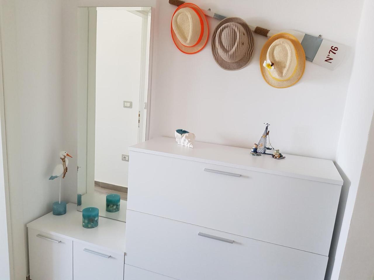 Vila Rina At Aquamarine Residence Vlorë Esterno foto
