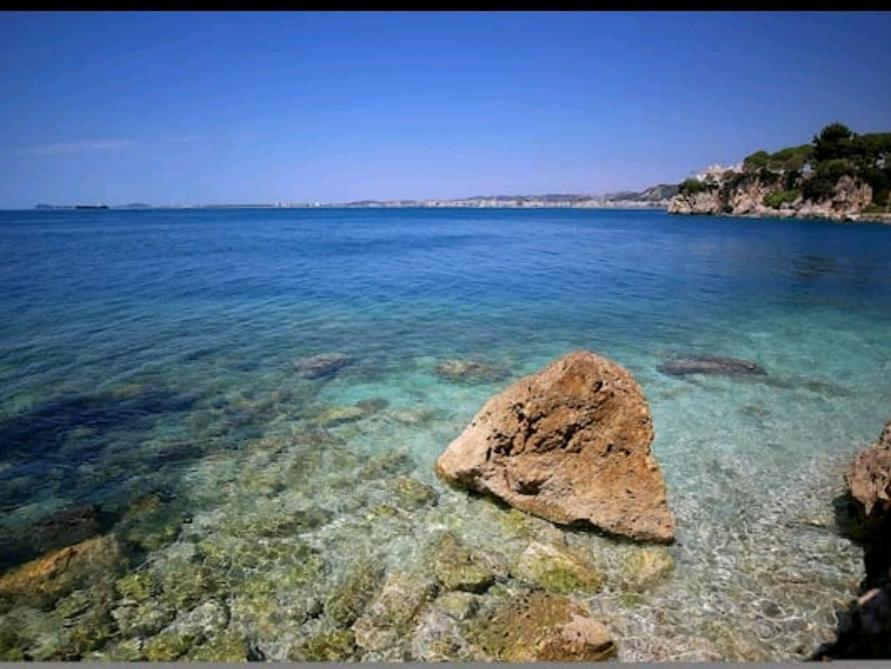 Vila Rina At Aquamarine Residence Vlorë Esterno foto
